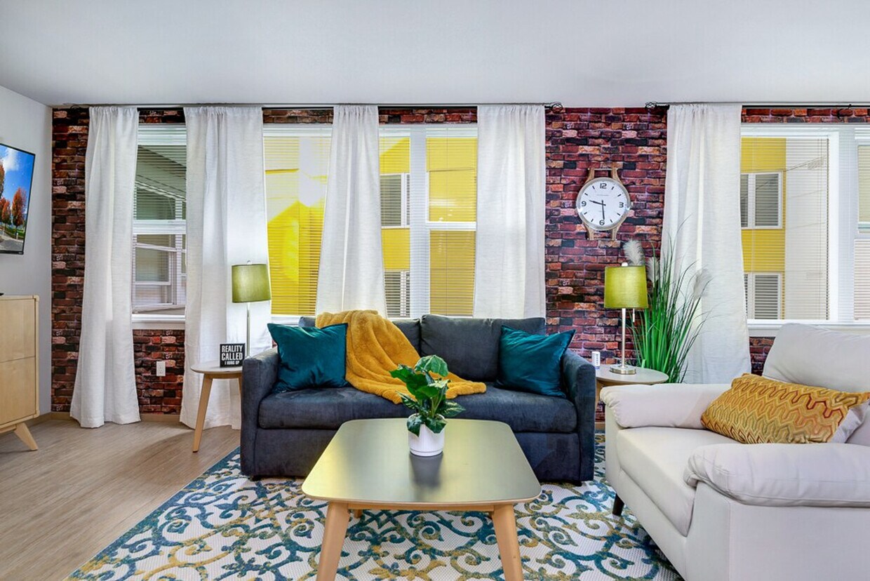 Foto principal - 2820 17th Ave S