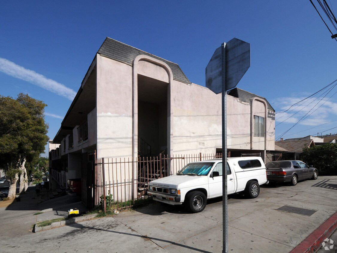 Foto del edificio - 2445 Kent St