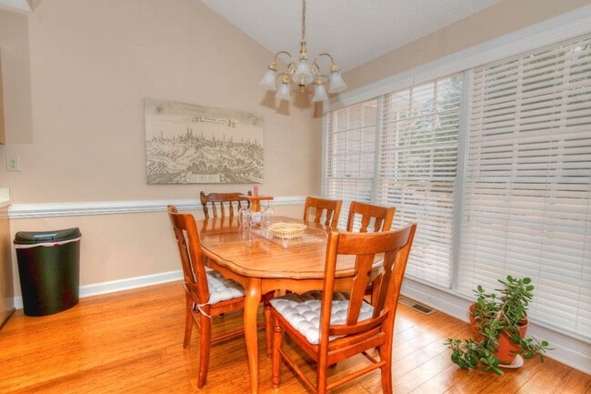 Building Photo - Available Now! 2 Bed / 2.5 Ba With First F...