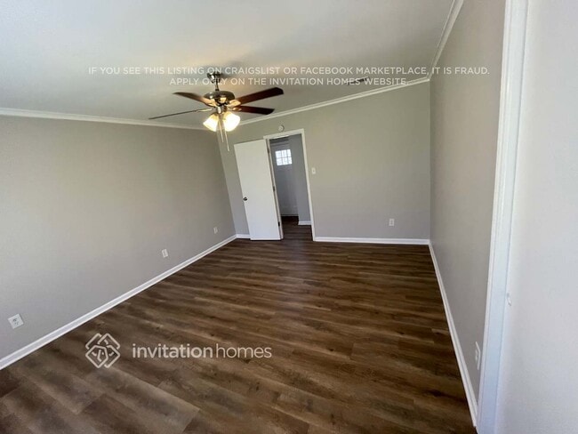 Building Photo - 10437 White Pine Rd