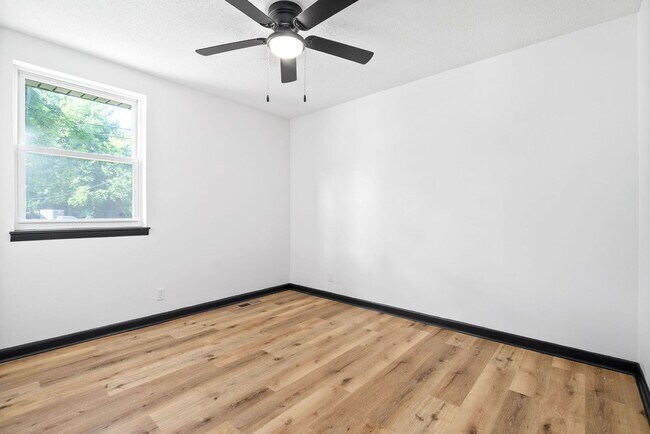 Foto del edificio - 338 Woodale Dr