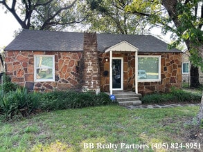 Building Photo - 1200 S Atlanta Pl