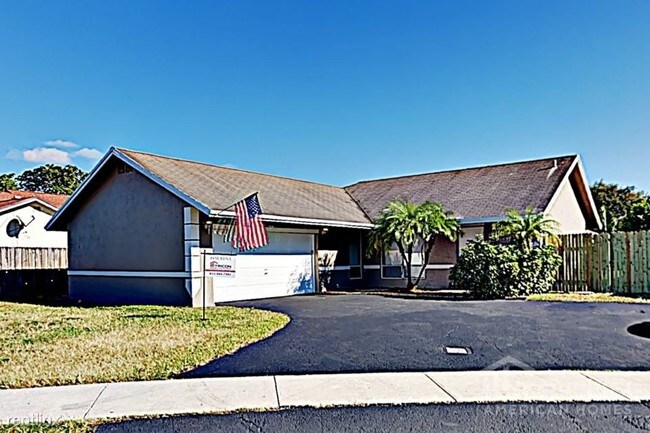 Building Photo - 10380 SW 49th Pl