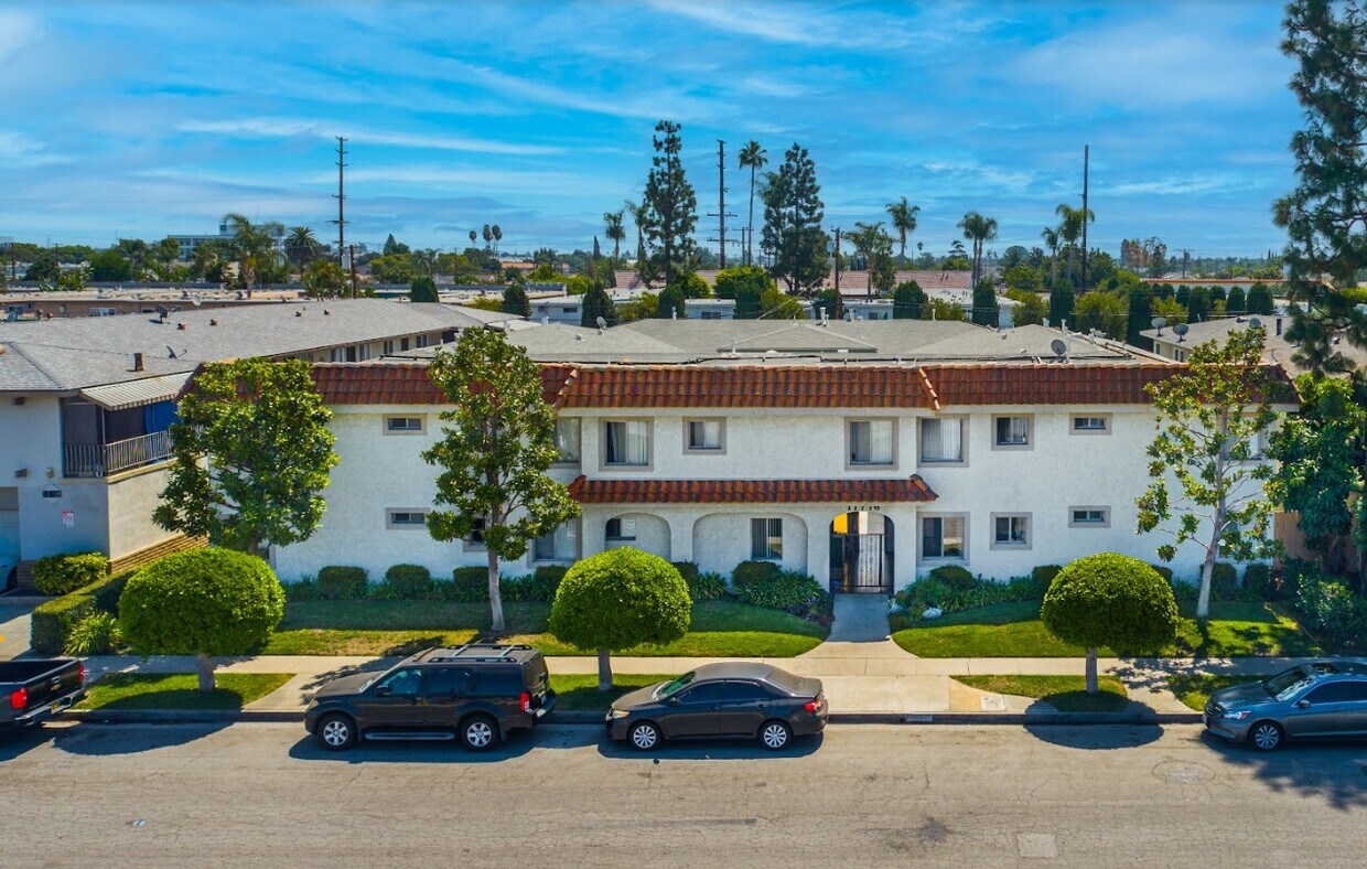 Foto principal - 11716 Gurley Ave