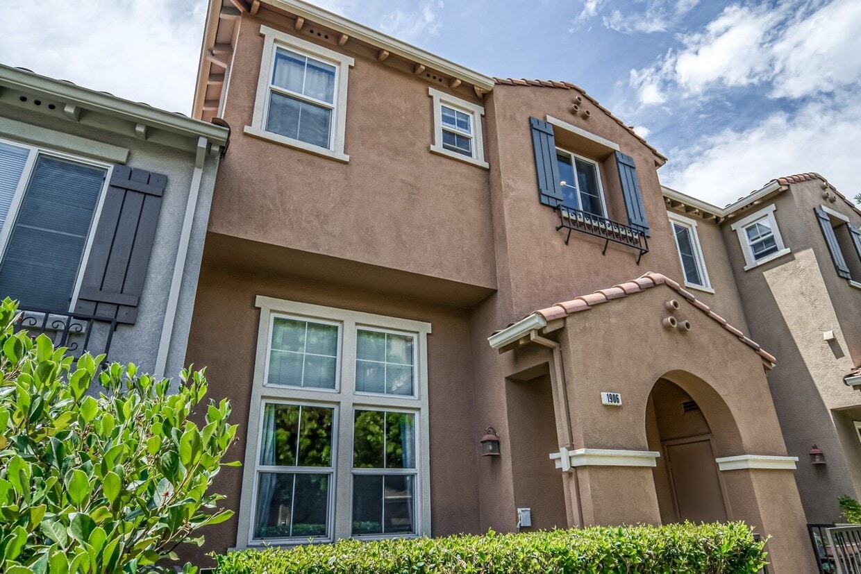 Primary Photo - "Coming Soon" 3-Bedroom in Santa Clara- $4...