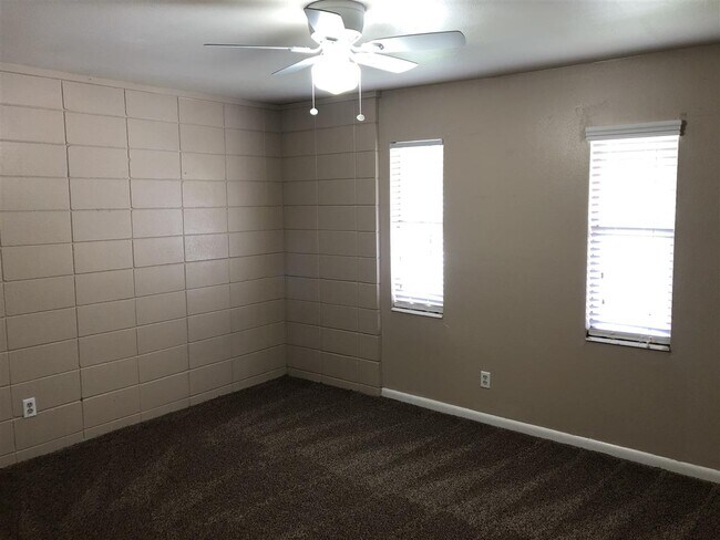 Foto del edificio - 1943 Dawsey St