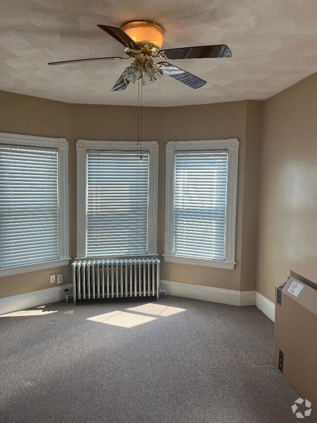 Prattville Apartments for Rent with Hardwood Floors Chelsea, MA 2