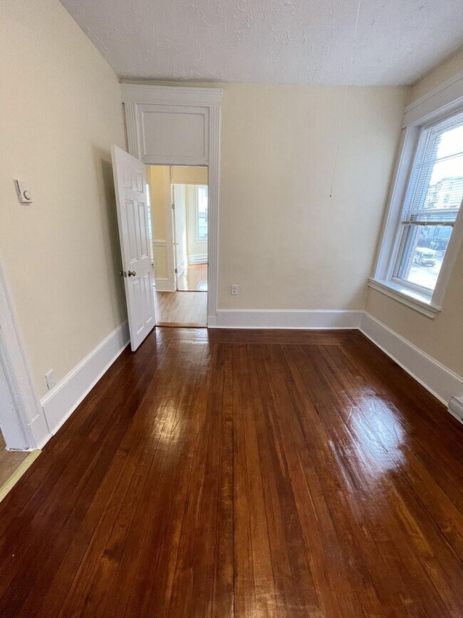 Building Photo - Amazing Location - Mission Hill 2Bed Near ...