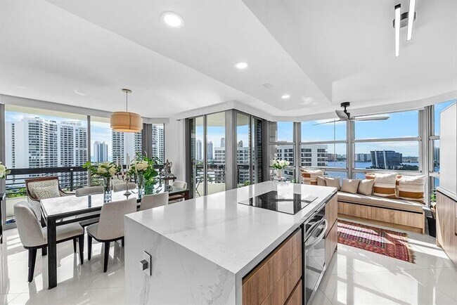 Foto del edificio - 3500 Mystic Pointe Dr