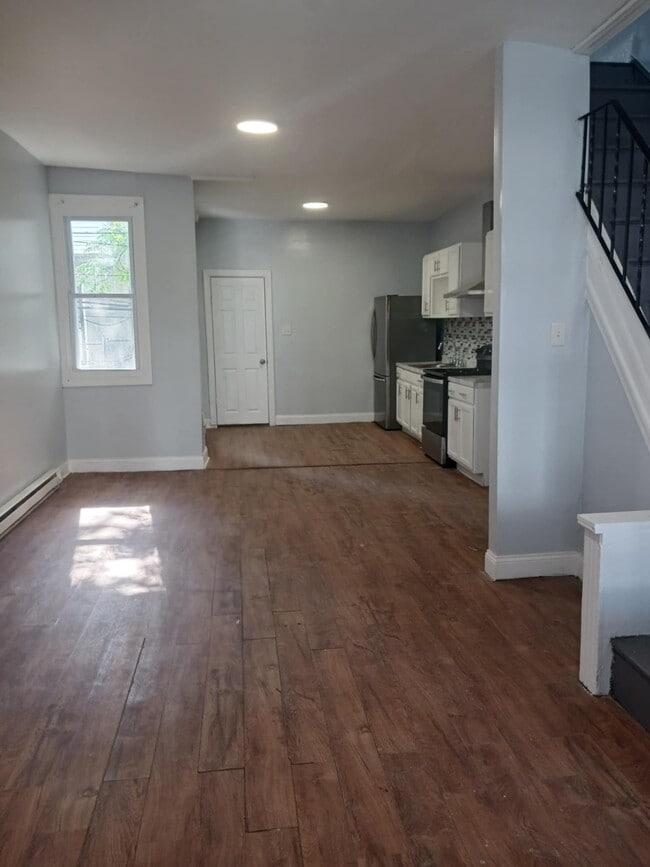 Building Photo - 49 N Yewdall St
