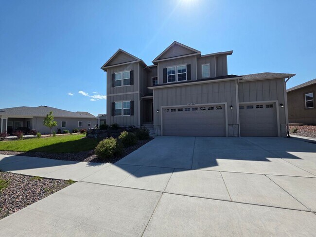 Foto del edificio - Gorgeous 5 Bed, 4 Bath Home In Beautiful W...