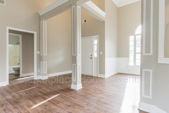 Building Photo - 905 Jackson Cir