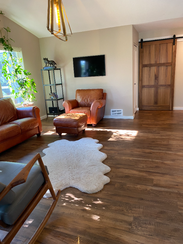Primary Photo - 2084 NW Canyon Dr