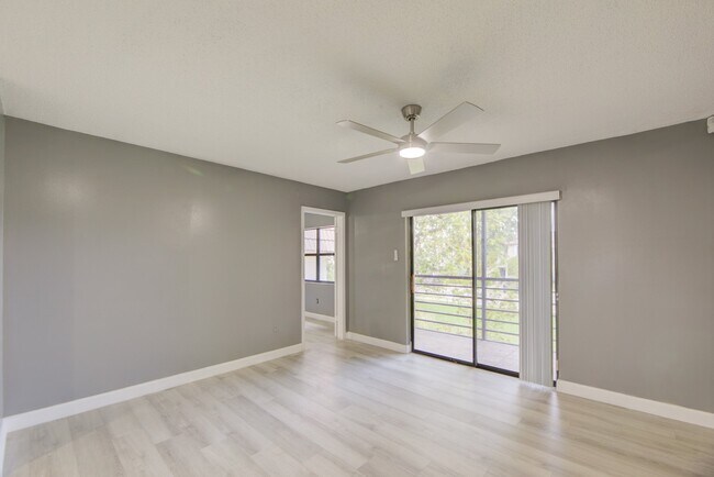 Foto del edificio - 851 NE 209th Terrace