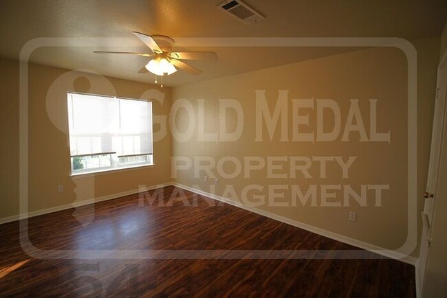 Foto del edificio - Discover comfort and convenience in this w...