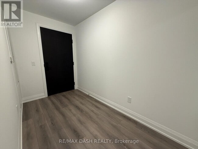 Building Photo - 20 Soudan Ave