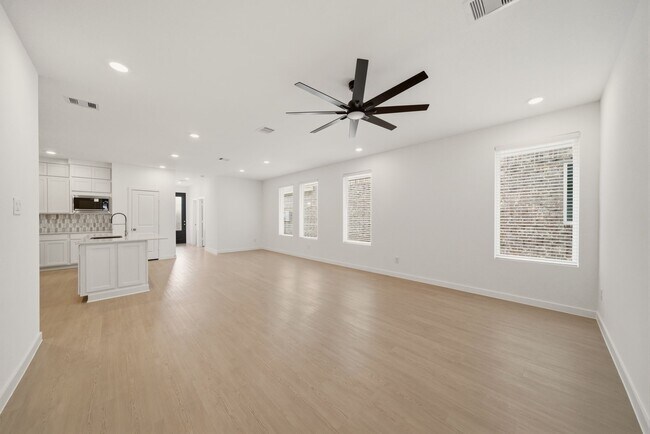 Building Photo - 21611 Colonial Medow Creek Trl