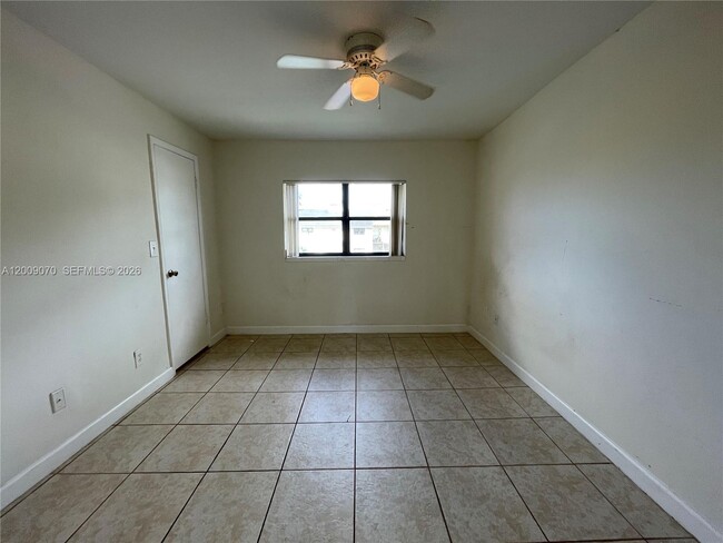 Building Photo - 3957 NW 87th Ave