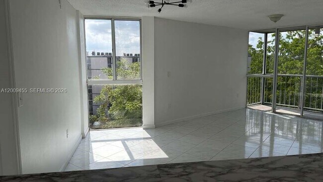 Foto del edificio - 6995 NW 186th St