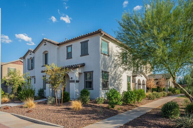 Building Photo - Three Bedrooms! Newer Neighborhood - conve...