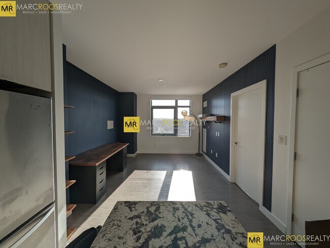 Foto del edificio - 82 Fenwood Rd