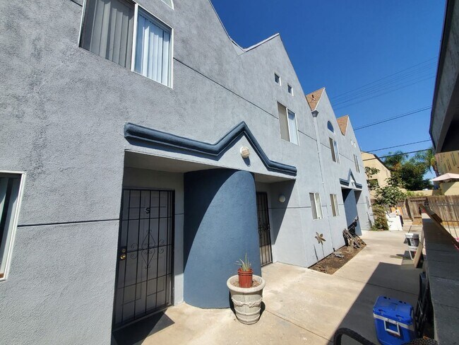 Foto del edificio - 14257 Friar St