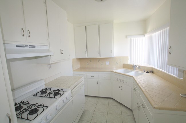 Foto del edificio - 1037 S Holt Ave