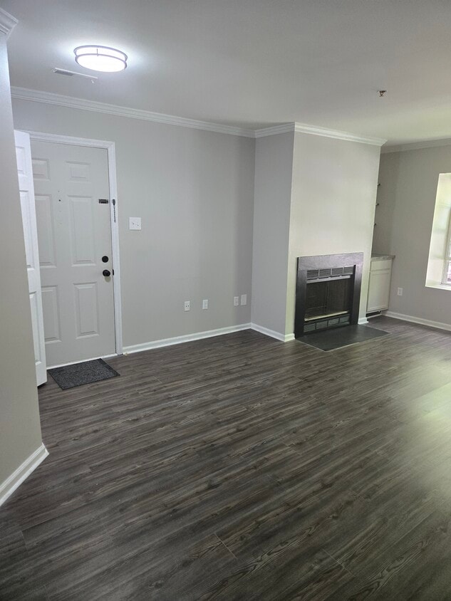 Spacious living room - 417 Ashton Ln