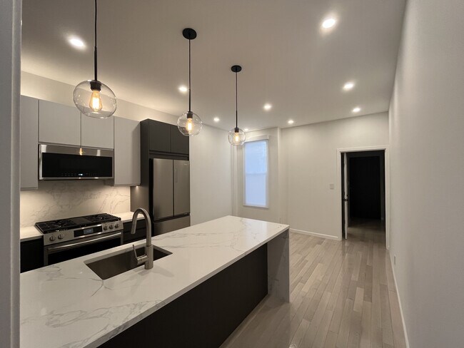 Building Photo - 5728 Catalpa Ave
