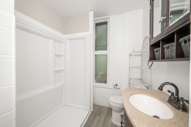 Building Photo - 475 Riddle Rd