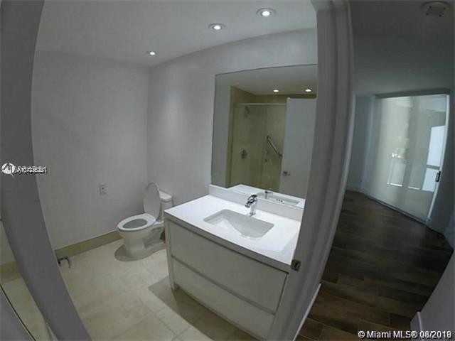 Foto del edificio - 21150 NE 38th Ave
