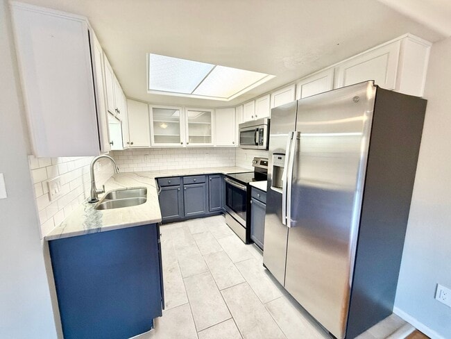 Photo - End- unit townhome on Hamlet!