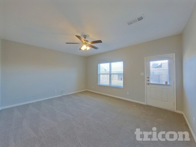 Building Photo - 1010 Stanwyck Ave