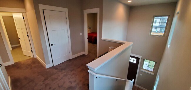 Building Photo - Fully Furnished Home All Utilities Include...