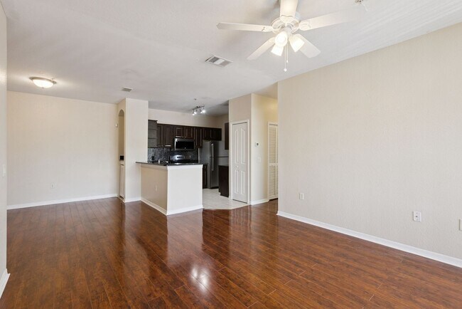 Foto del edificio - 1460 Lake Shadow Cir