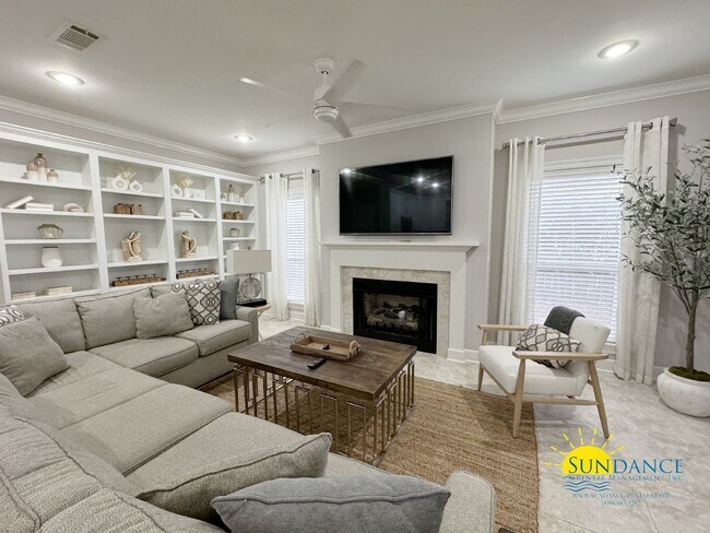 Building Photo - Coastal Living with a private Outdoor Oasis!