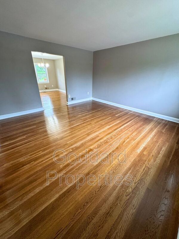 Foto del edificio - 1357 E Northern Pkwy