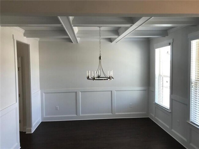 Building Photo - 415 Broadmoor Dr