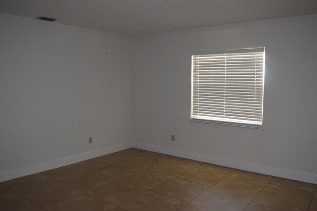 Building Photo - 509 El Rancho Dr