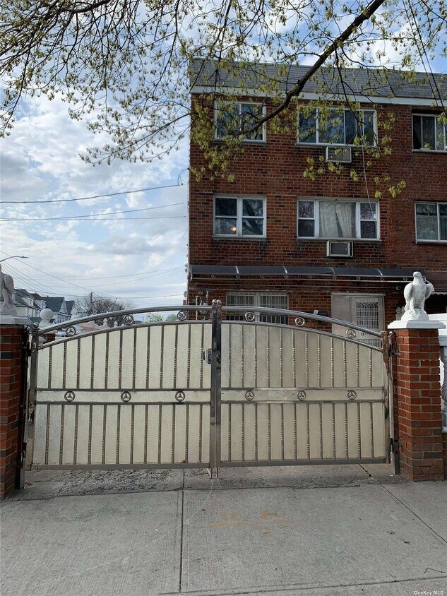 Primary Photo - 129-30-101 101st Ave