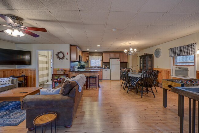 Foto del edificio - 30 Middle Shore Dr