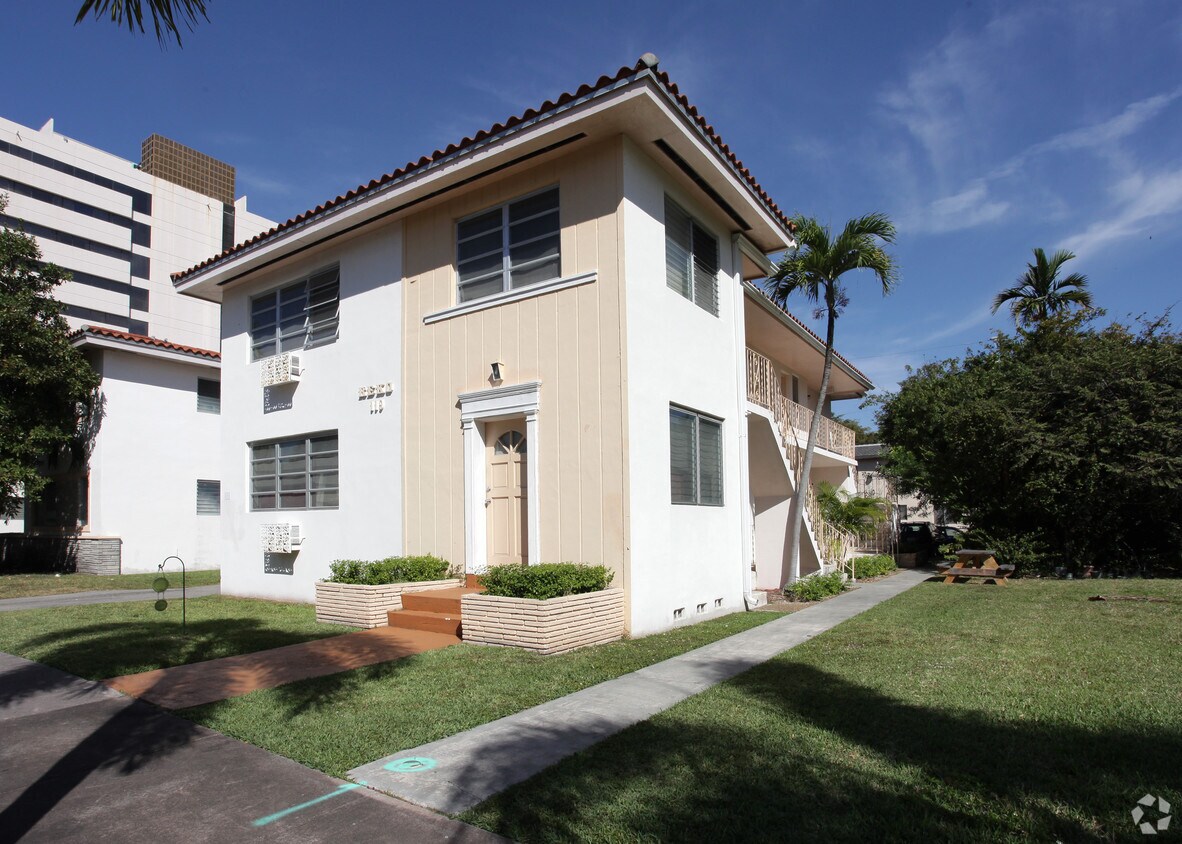 119 Santillane Ave - Reko Apartments