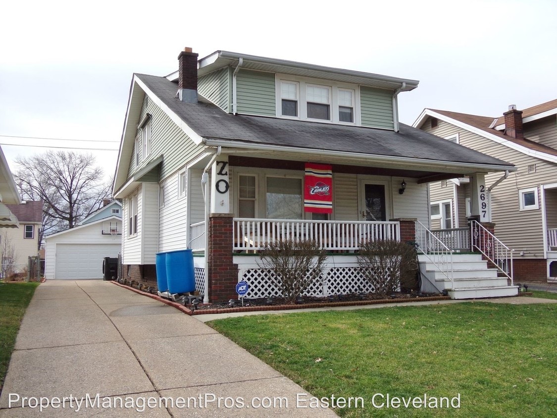 Primary Photo - 2697 Portman Ave