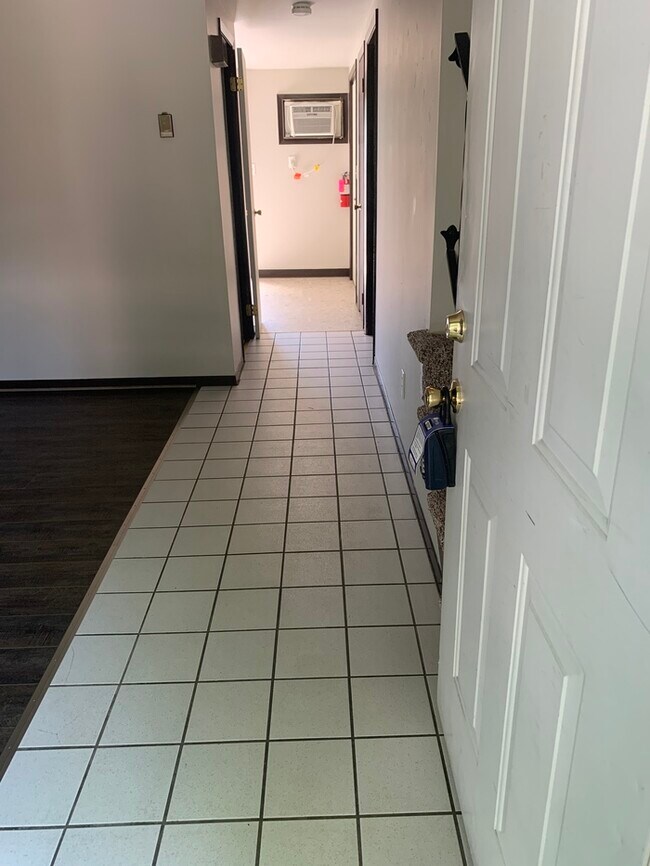 Foto del edificio - 621 N Terrace Dr