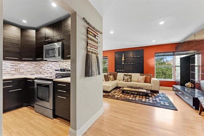 Foto del edificio - 2451 SW 82nd Ave