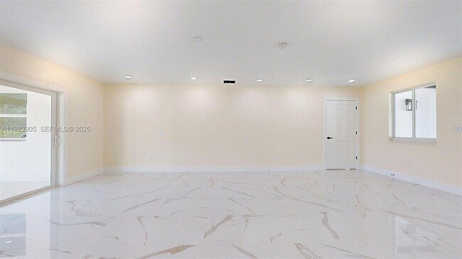 Foto del edificio - 3801 SW 132nd Ave