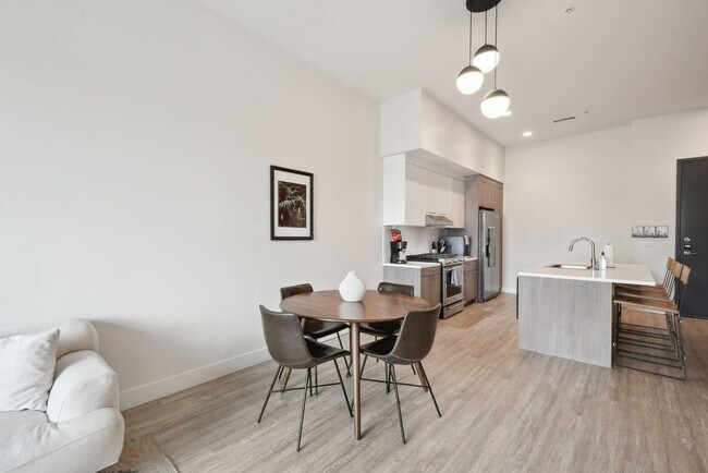 Building Photo - 2880 Zuni St