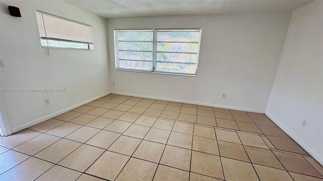 Building Photo - 2121 NE 168th St