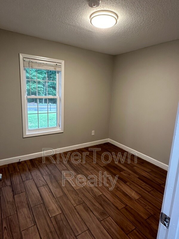 Building Photo - 485 Quinn Rd