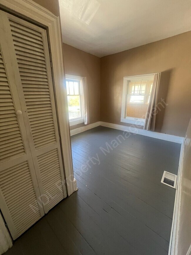 Foto del edificio - 707 N Woodbridge St